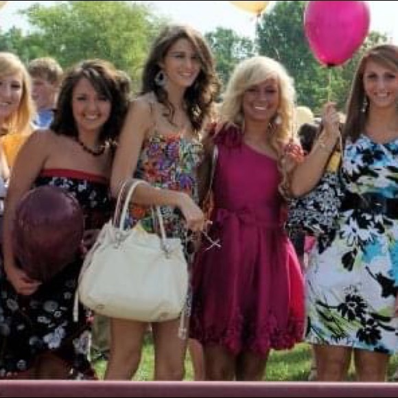 Kate Spade Oversized Shoulderbag - Picture 7 of 7